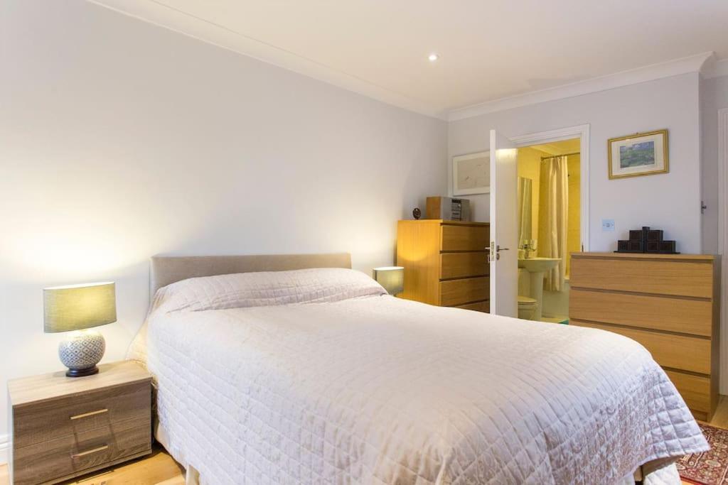 2 Bed Room Flat Near Westfield, West ลอนดอน ภายนอก รูปภาพ