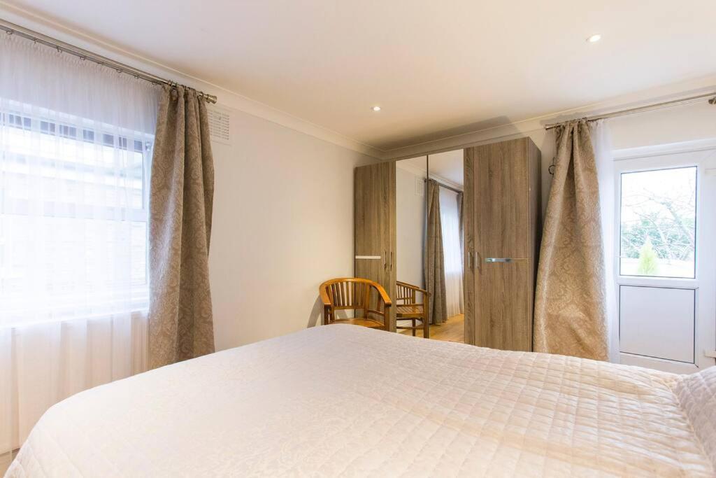 2 Bed Room Flat Near Westfield, West ลอนดอน ภายนอก รูปภาพ