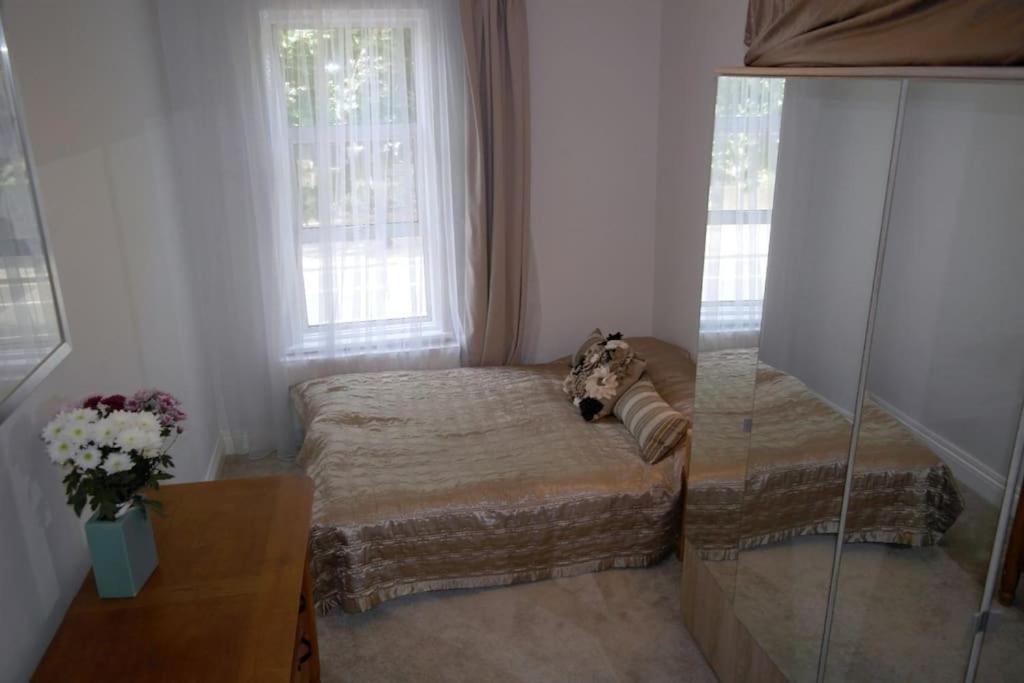 2 Bed Room Flat Near Westfield, West ลอนดอน ภายนอก รูปภาพ