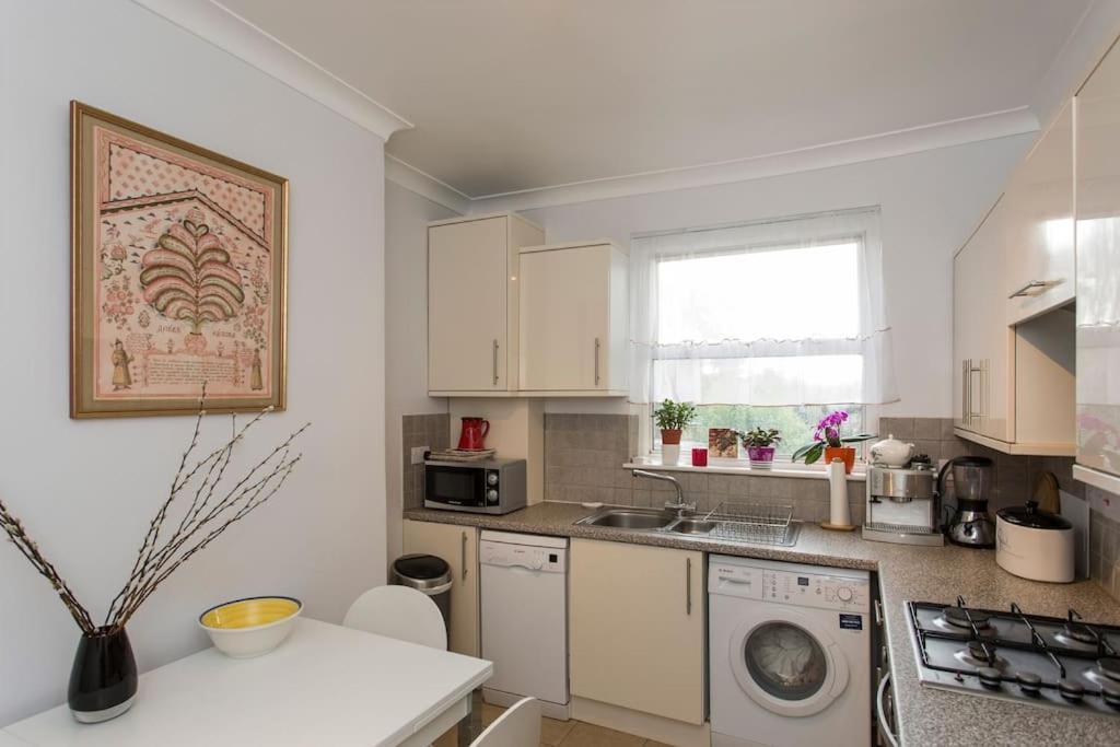 2 Bed Room Flat Near Westfield, West ลอนดอน ภายนอก รูปภาพ